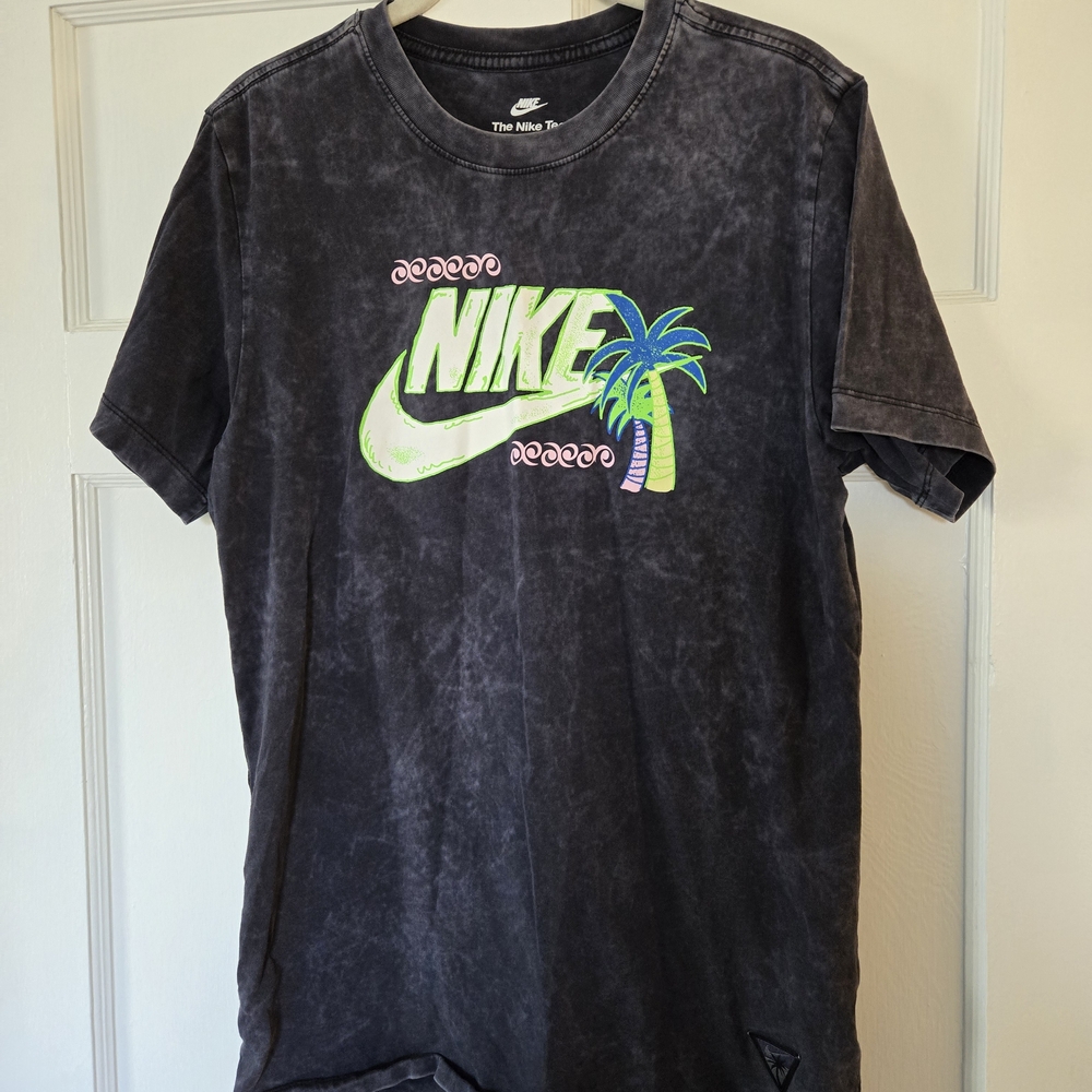 Nike Men's Black Mineral Wash Graphic Logo T-Shirt